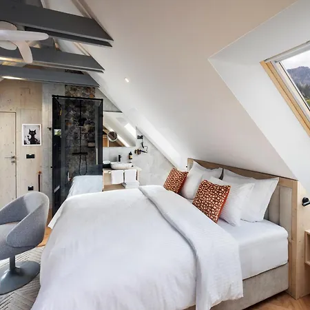 ホテル Julian Alps