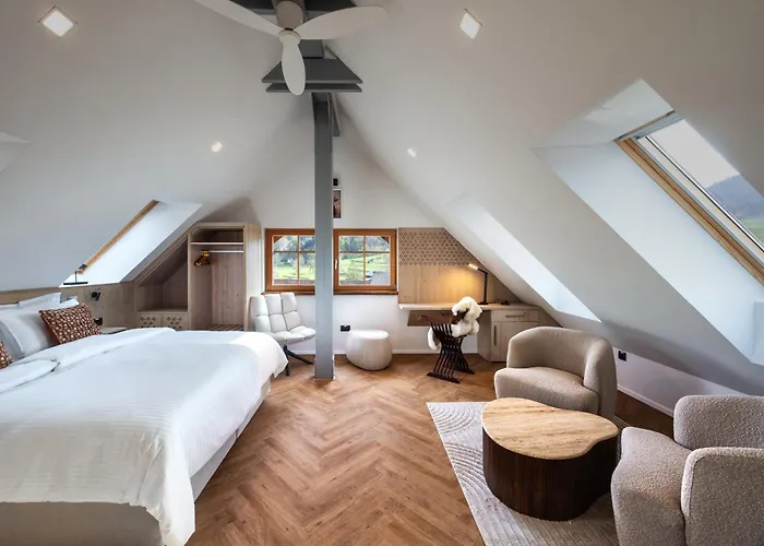 Julian Alps Hotell 4*